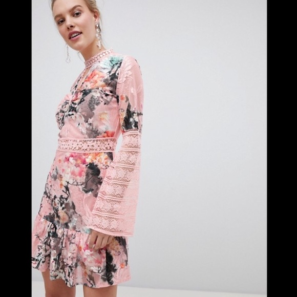 Liquorish Dresses & Skirts - NWT Liquorish Scuba Skater Floral Print Dress US4 UK8